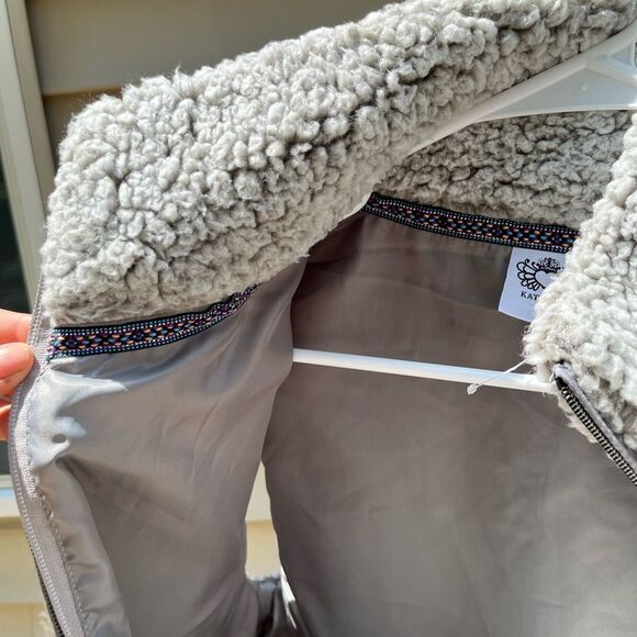 KATYDID || Woman’s Small boho bohemian warm grey vest - Picture 6 of 6